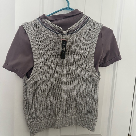 Cardigan and T-shirt - Picture 2 of 2